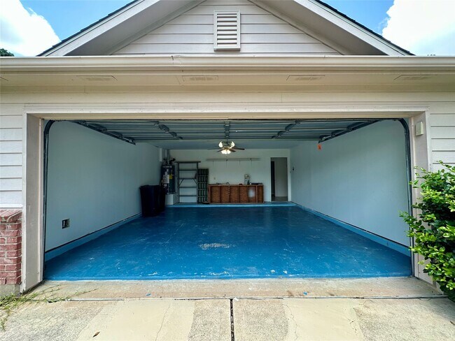 Building Photo - 21907 Willow Downs Dr