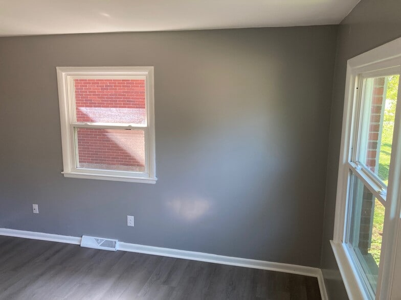 Building Photo - 2207 Winterberry Dr