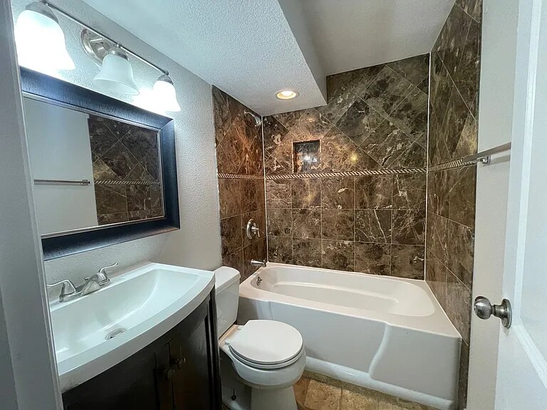 Building Photo - 3738 Rosewalk Ct