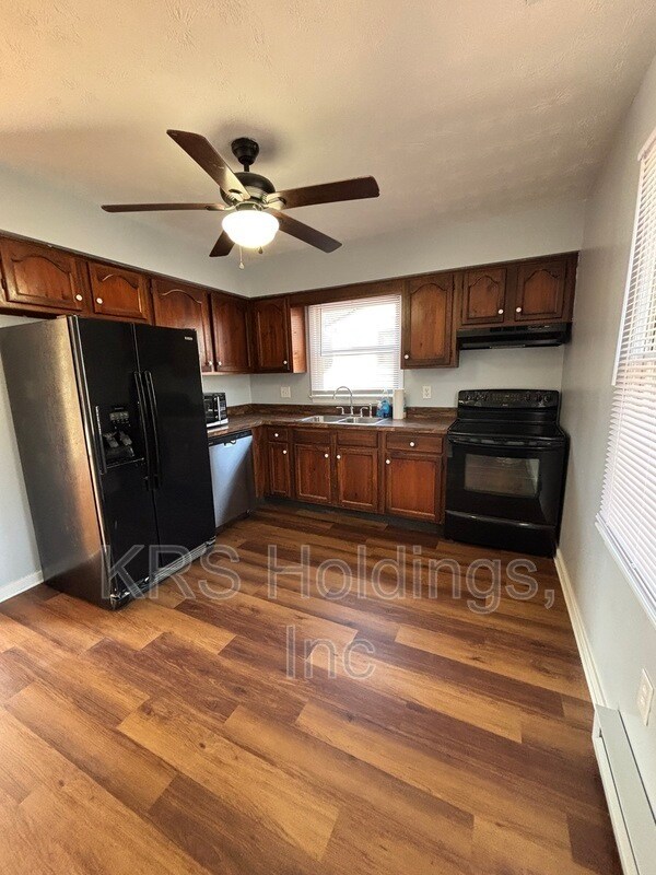 Building Photo - 8501 Ackley Ave