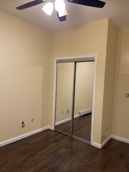 Building Photo - 218 Hopkins Ave