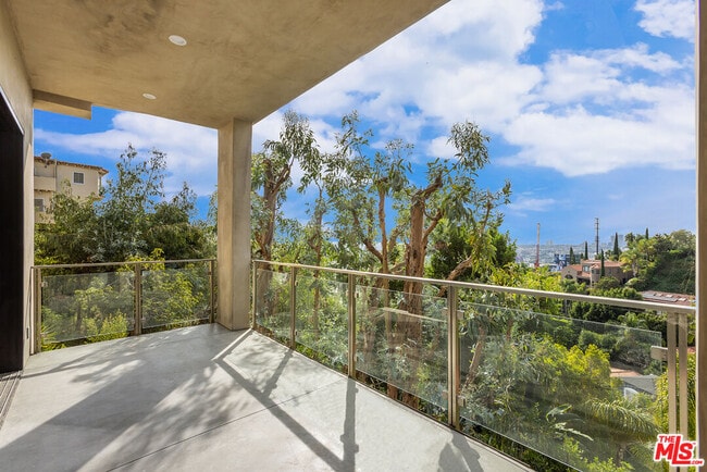 Building Photo - 8460 Harold Way