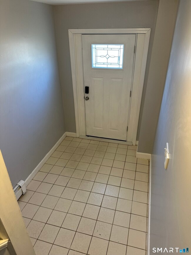 Building Photo - 1693 Litchfield Turnpike