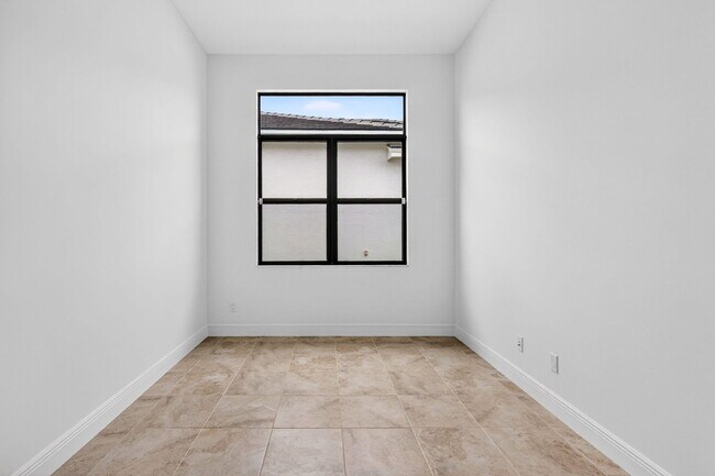 Building Photo - 11344 SW Pietra Wy