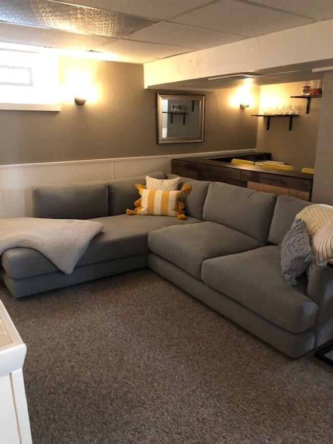 Building Photo - For Rent – Charming 2 Bed, 2 Bath Single-F...