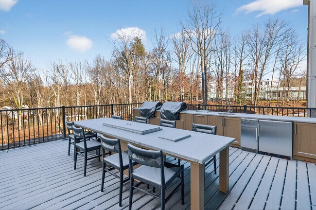 Building Photo - 76 Old Mill Bottom Rd N