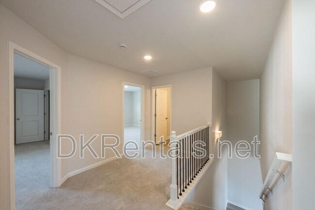 Building Photo - 2928 Cottage Ln