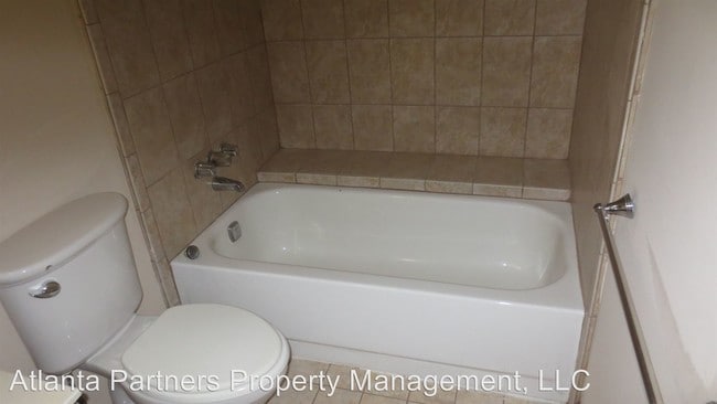 Building Photo - 3 br, 2 bath House - 664 Oxford Hall Dr