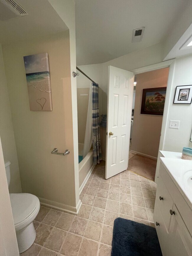 Building Photo - Ocean Pines condo fully furnished! Locatio...