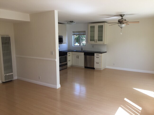 Building Photo - 3410 Club Dr