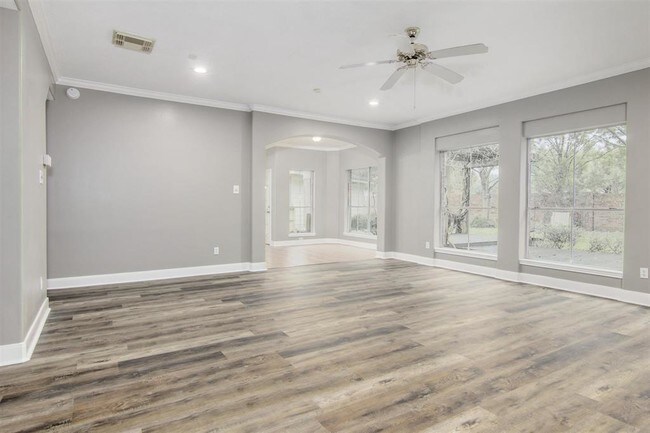 Building Photo - 2117 Enchanted Lake Dr