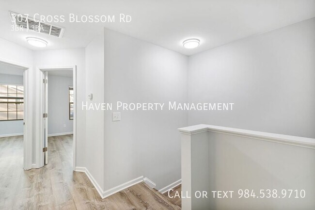 Building Photo - 307 Cross Blossom Rd