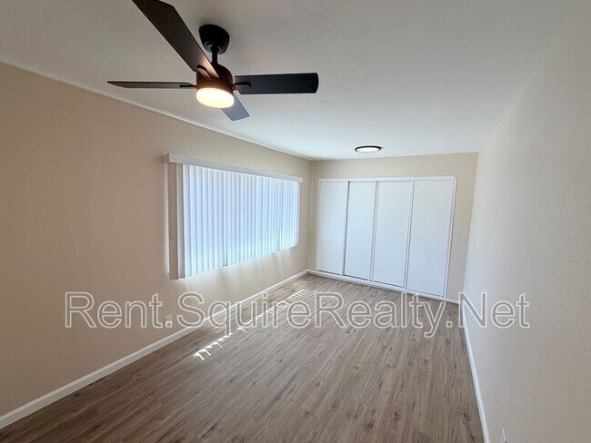 Building Photo - 355 S Aspan Ave