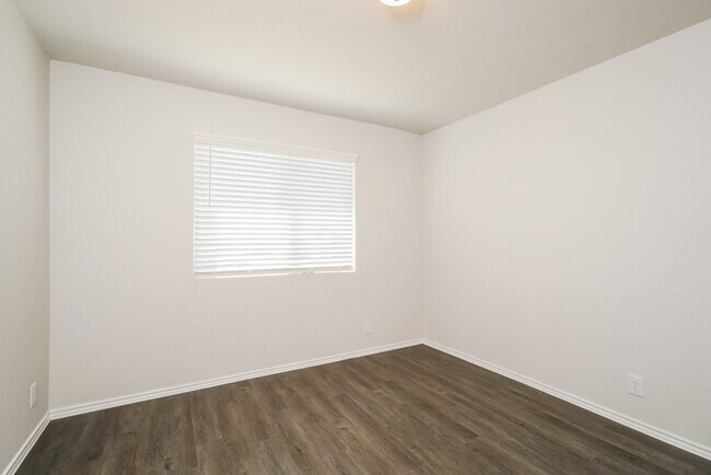 Building Photo - 2303 Applewhite Mdw