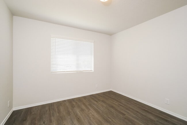 Building Photo - 2358 Dry Moss Way