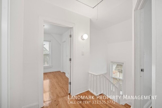 Building Photo - 806 S Taylor Ave