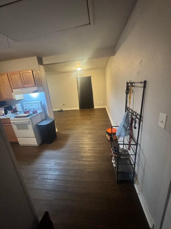 Building Photo - 802 Abney Ave