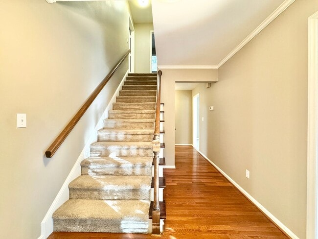 Building Photo - Well Maintained 3 Bedroom with Large Back Deck & Detached Garage!