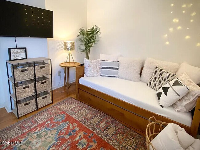 Building Photo - 64 Second St