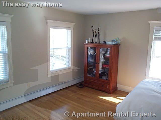 Building Photo - 117 Columbia St