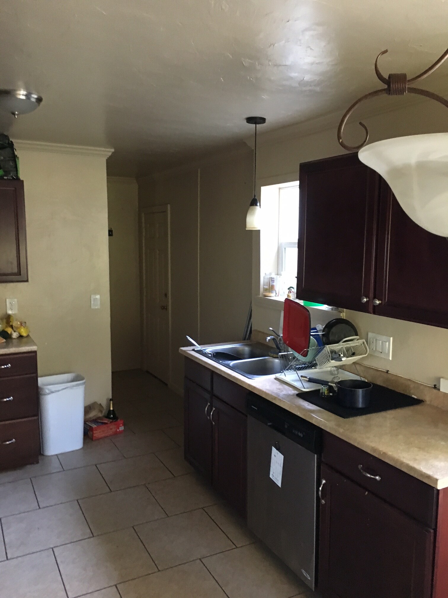 Kitchen - 2935 Johnson Ave