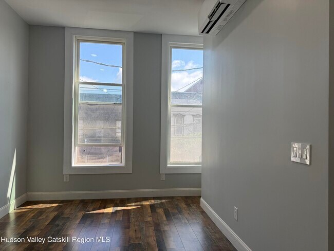 Building Photo - 110 Partition St