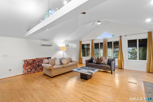 Building Photo - 231 Pawson Rd