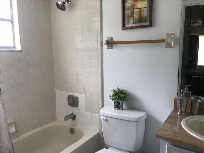 Building Photo - 4160 Pershing Pointe Pl