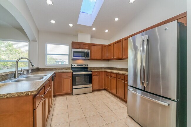 Building Photo - 137 Thornbury Dr