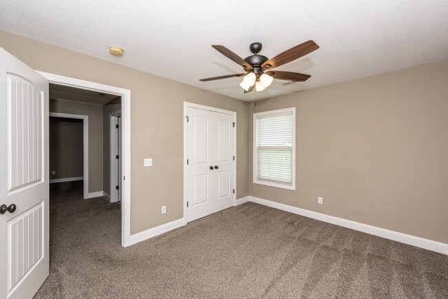 Building Photo - 206 Janet Ln