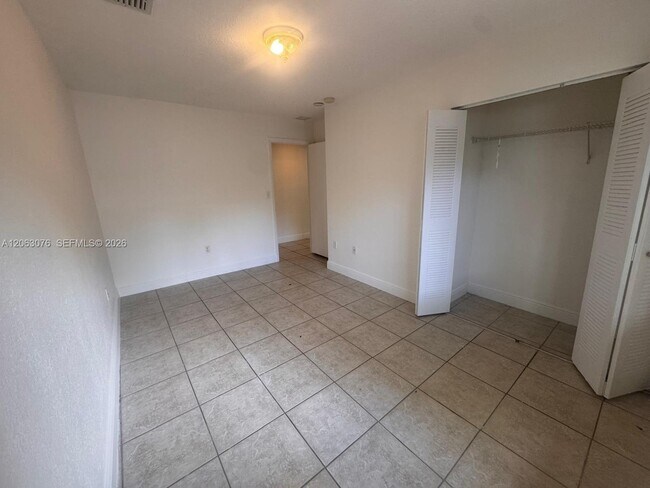 Building Photo - 3342 NW 9th Ave