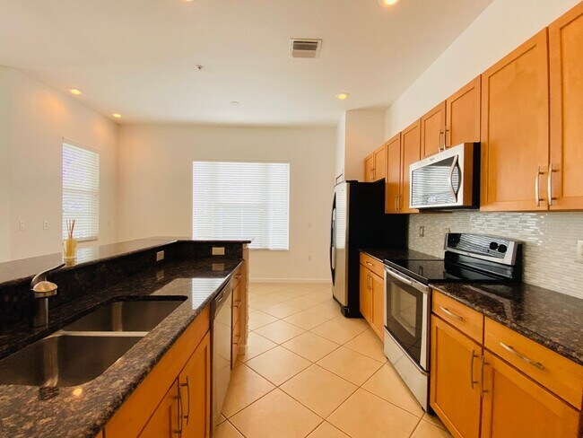 Building Photo - Baldwin Park Beauty! 3 Bed, 2 Bath 3rd Flo...