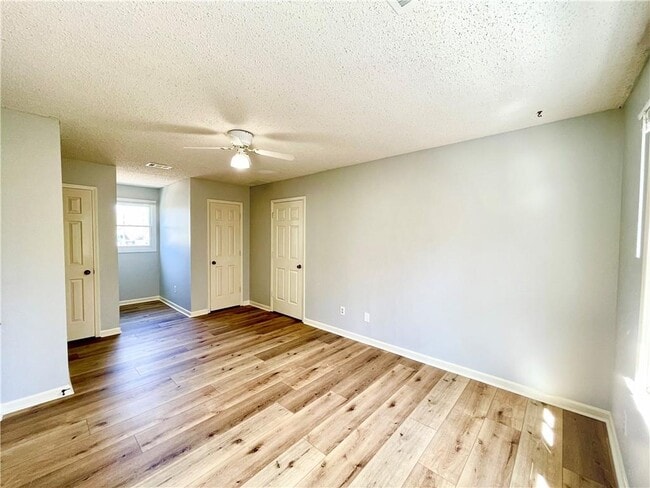 Building Photo - 1721 Emerson Ct NE