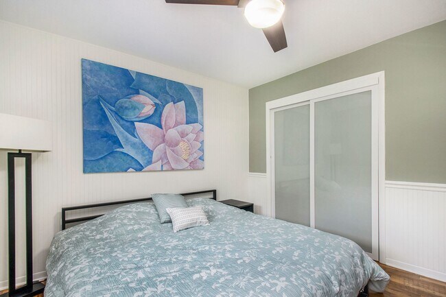 Building Photo - 6-8 months furnished 4 Bedroom 1.5 Bath