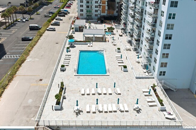 Building Photo - 3450 S Ocean Blvd