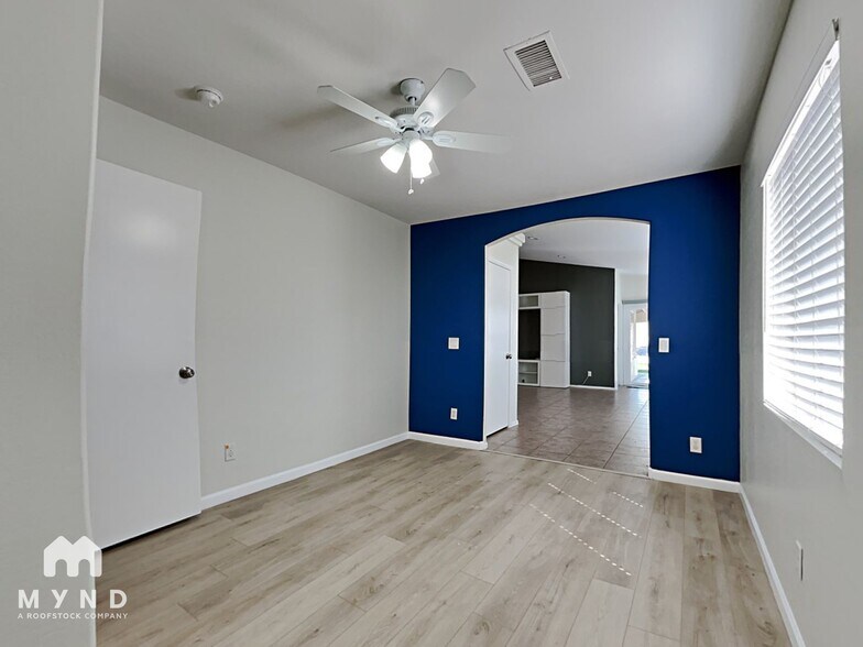 Building Photo - 1314 E Escuda Dr