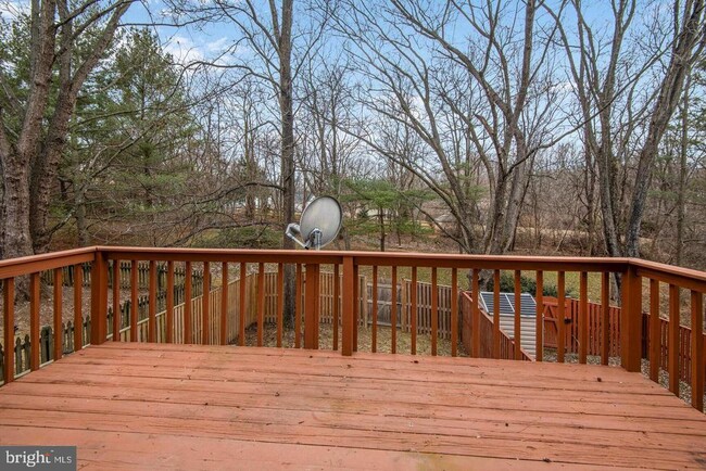 Building Photo - 6121 Cedar Wood Dr