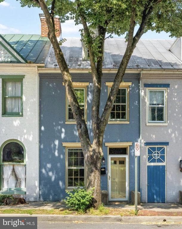 Building Photo - 329 S Market St