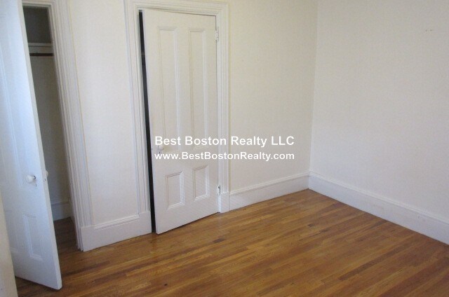 Building Photo - 63 Dana St