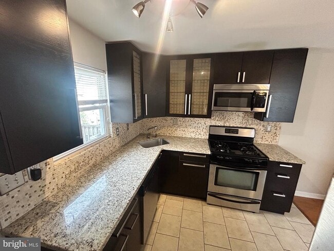 Building Photo - 40 E Barney St