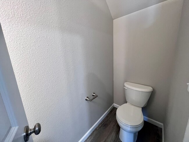 Building Photo - Charming Townhome in North Bismarck – Move-In Ready!