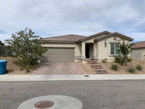 Building Photo - 4 bedroom home in Indian Springs