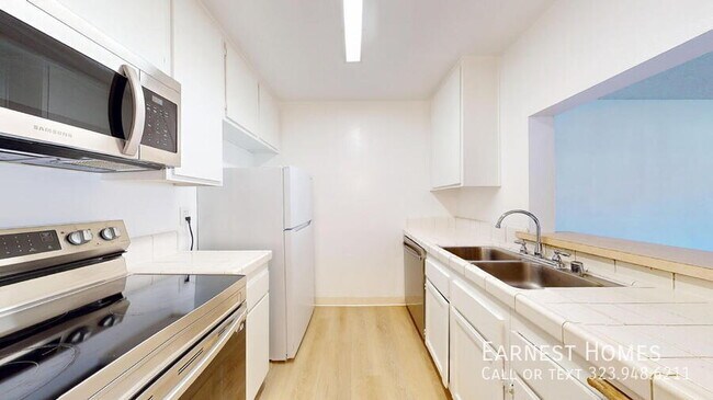 Building Photo - 5460 White Oak Ave