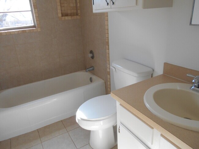Building Photo - 3/1 Brick home on corner lot in Shallowater