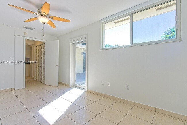 Building Photo - 5400 Orduna Dr