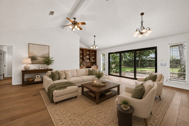 Building Photo - 12411 Pinerock Ln