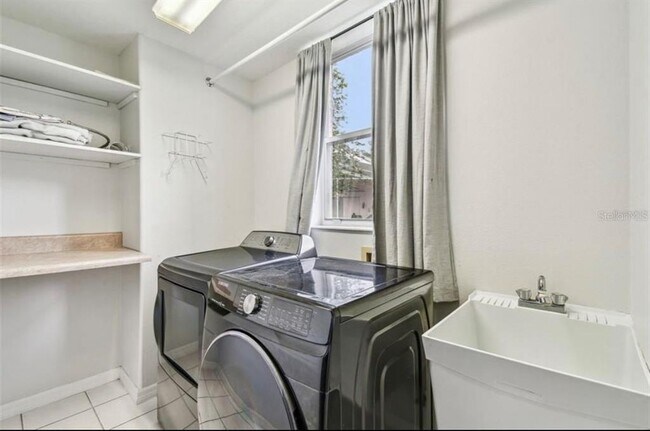 Building Photo - 16003 Ridley Pl