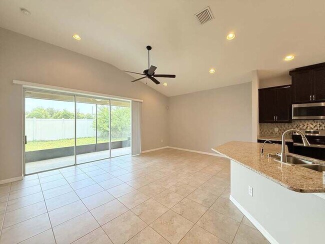 Building Photo - 8222 Willow Beach Dr
