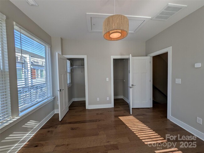 Building Photo - 2322 Elizabeth Ml Pl