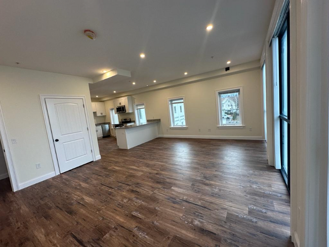 Building Photo - 19 Academy Dr